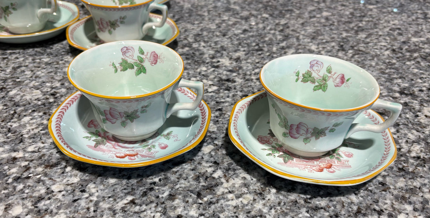 SET 2 Calyx Ware Teacups & Saucers 6" D