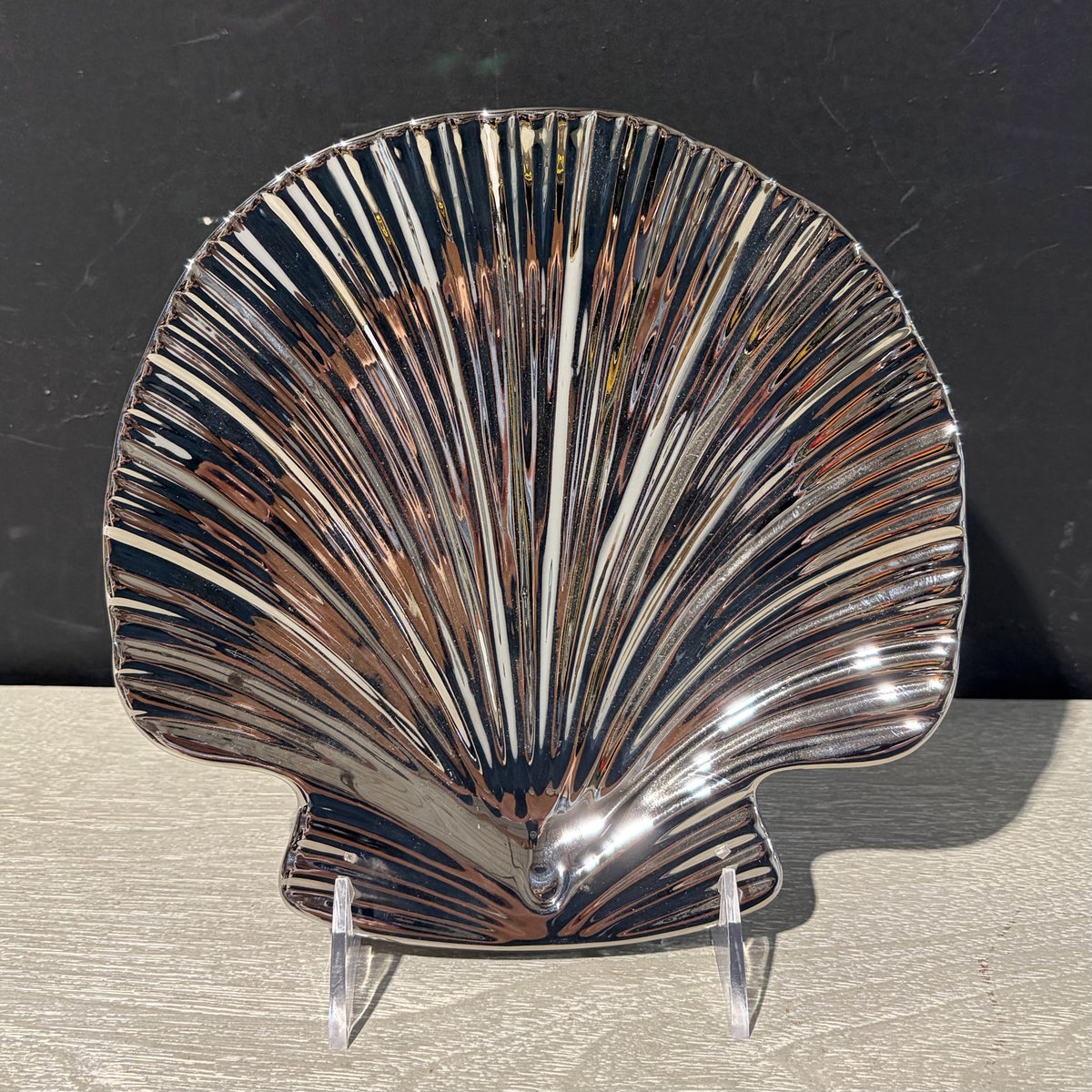 Sliver Coast Shell Plate, Ceramic, 8.25"W x 8.5"D x 1"H