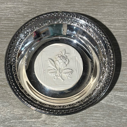 Floral Intaglio on Silverplated Dish 6" D x 1" H