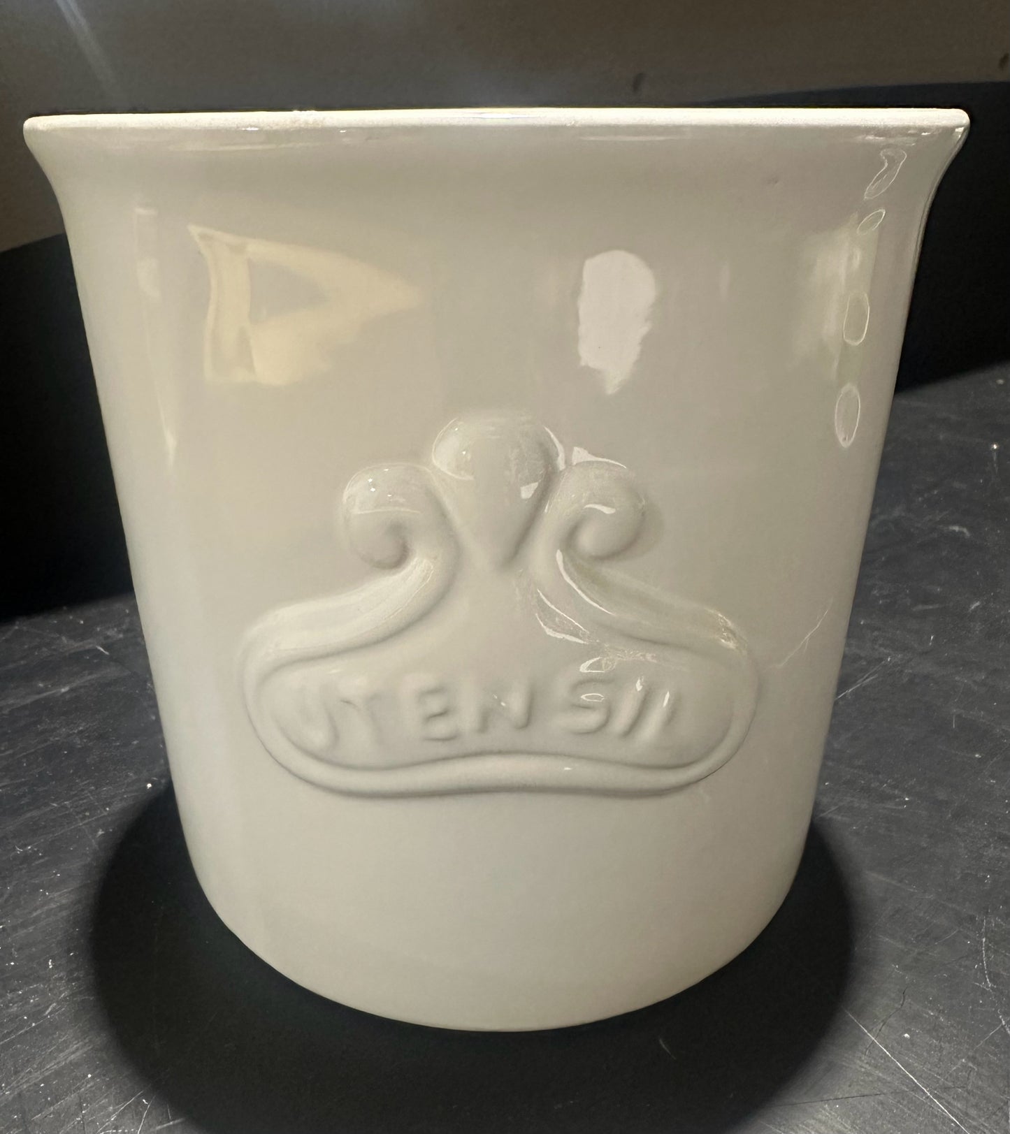 Utensils Ceramic Holder, 6.75" W x 6.75" D x 6.5" H