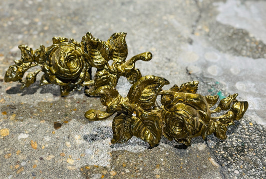 PAIR Va Metalcrafters #2207 brass rose  tiebacks,9"L x 4"W x 1'H