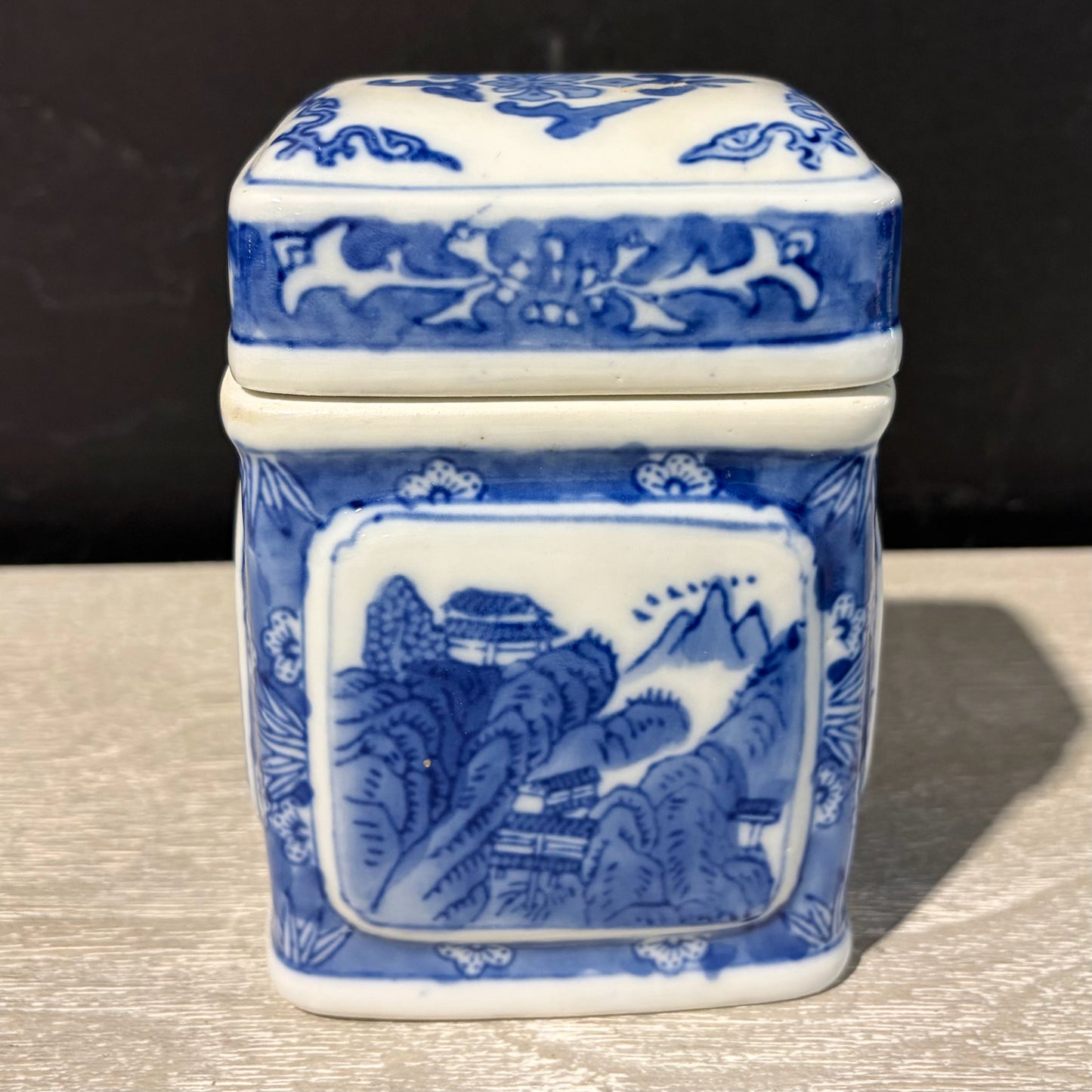 VTG Chinoiserie Blue & White Tea Caddy, 3.75"W x 2.5"D x 5.25"H