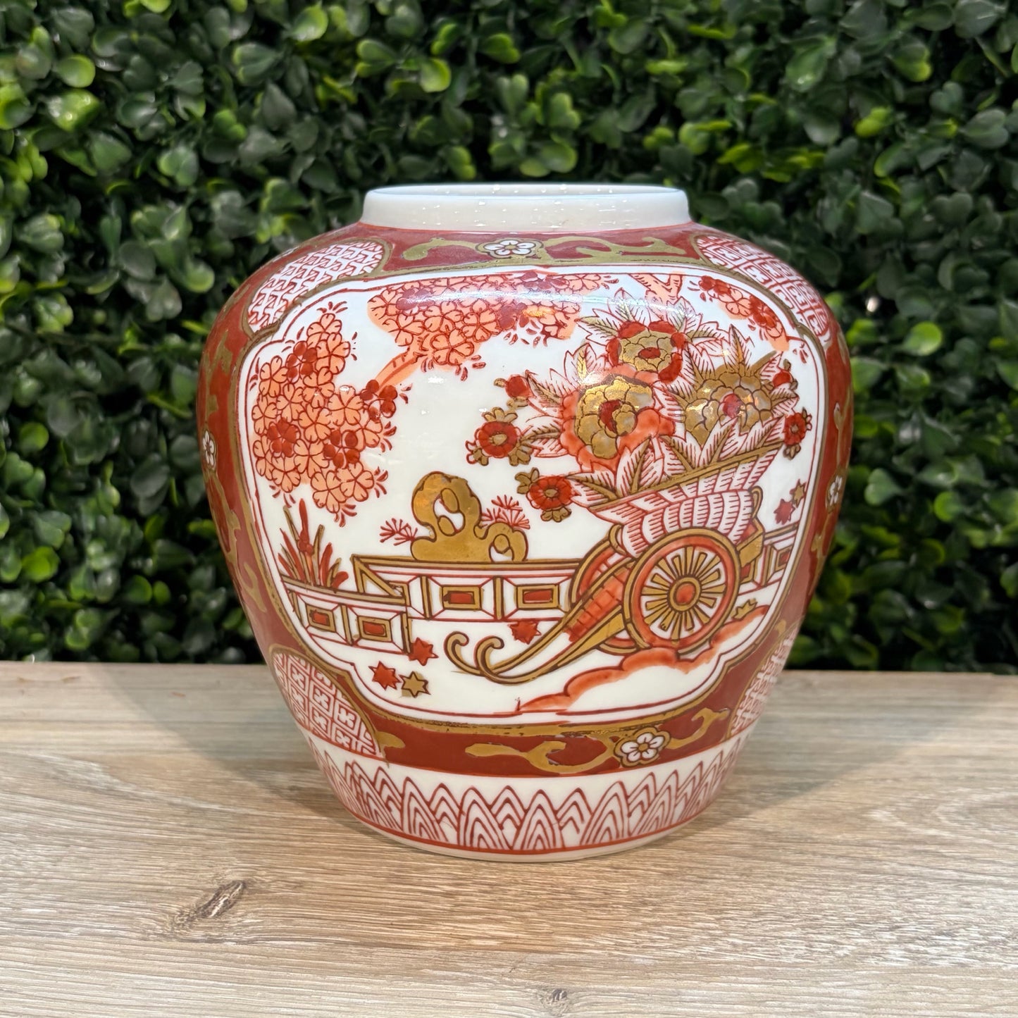 Gold Imari Ginger Jar (no lid), 5"H x 5.5"Dia