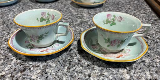 SET 2 Calyx Ware Teacups & Saucers 6" D
