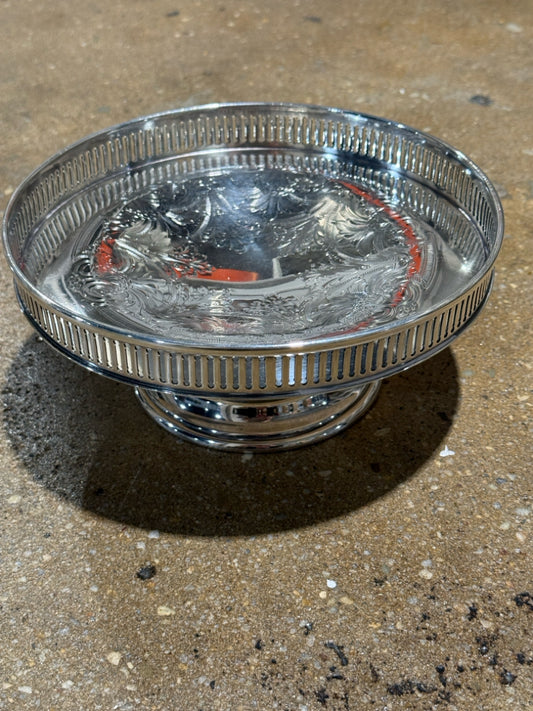 Wallace Bros. Silverplate compote, 9"W x 9"D x 4.5"H