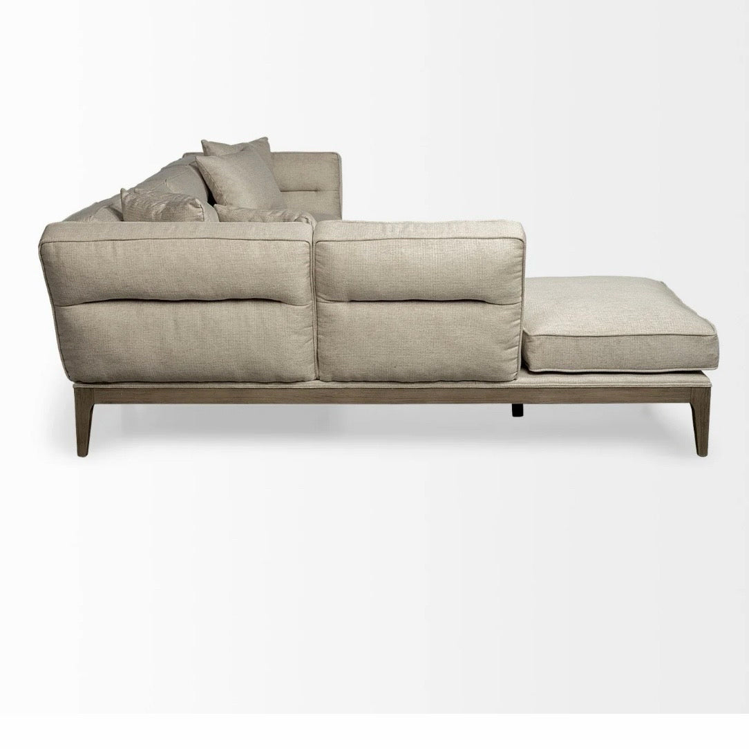 NEW Mercana Denali Sectional,121"L x 86"W x 30.3"H