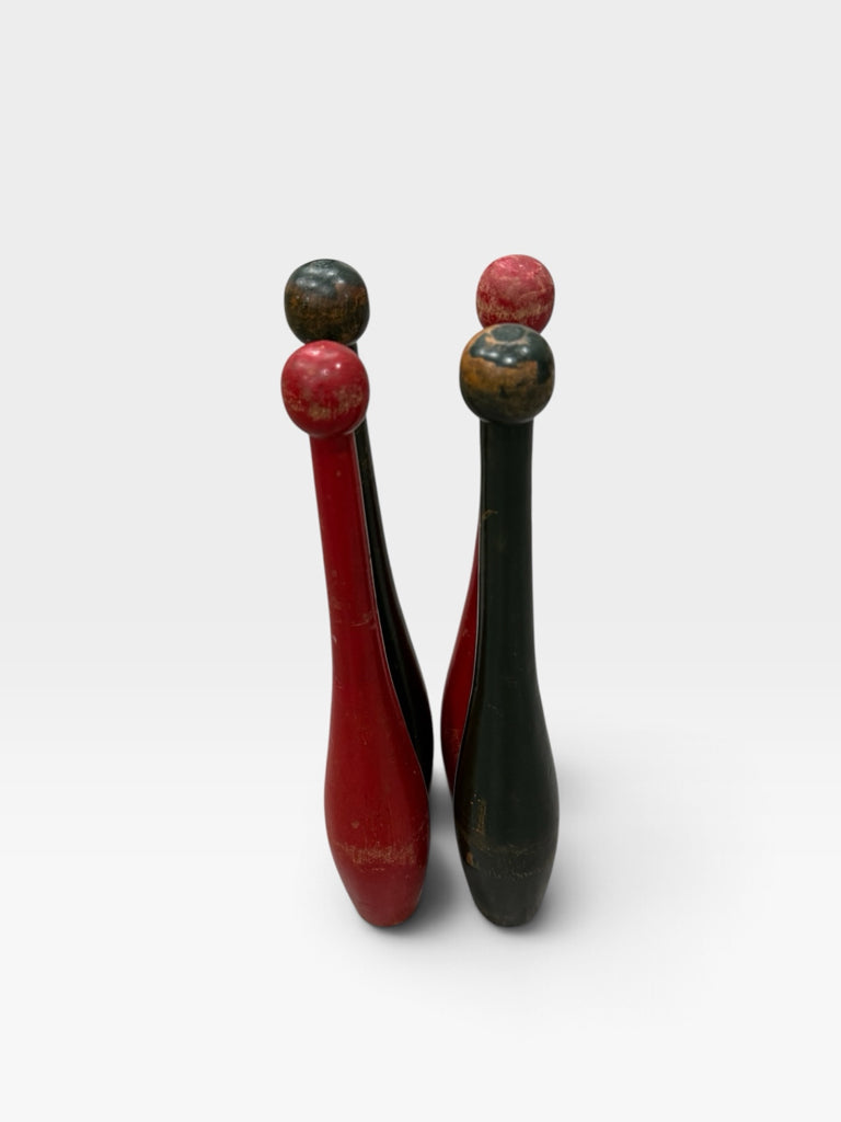 SET of 4 VTG juggling pins, red/green