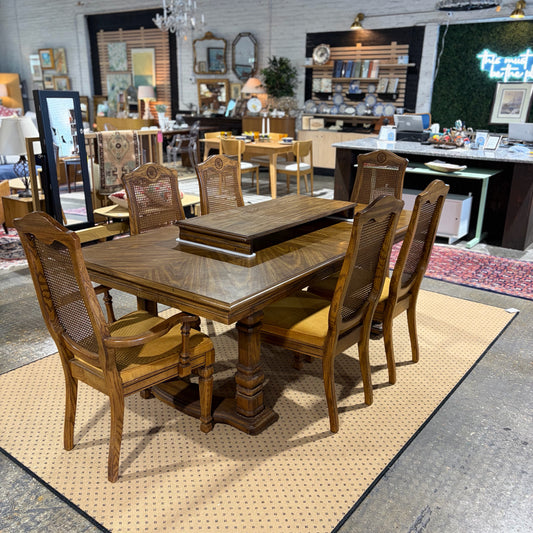 VTG Burlington House Dining Table w/2 18" Leaves & 6 Chairs, 42"W x 30"H