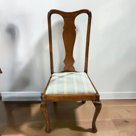 (4) 1940's English Queen Anne Dining Chairs, Walnut, 20.25"W x 19"D x 41.5"H
