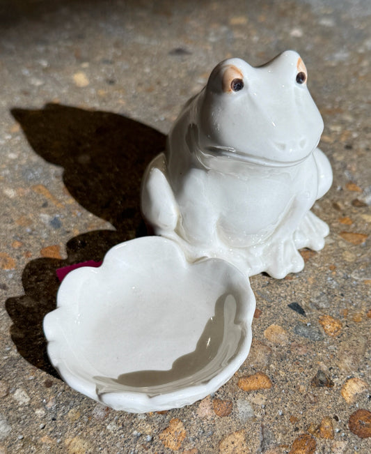 Vintage Fitz & Floyd ceramic frog trinket dish
