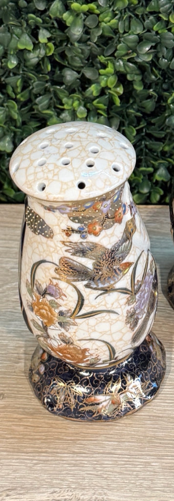 ANTQ Handpainted Satsuma hat pin holder, 3"W x 3"W x 6"H