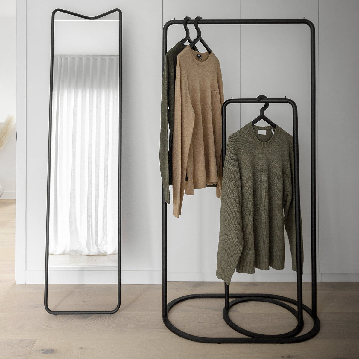WOUD O&O Clothes Rack, Large, Black, Metal, 31.9" W x 18.9" D x 62.6" H