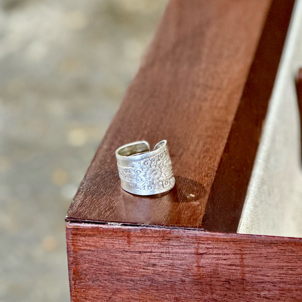 Hollow knife silverplate ring