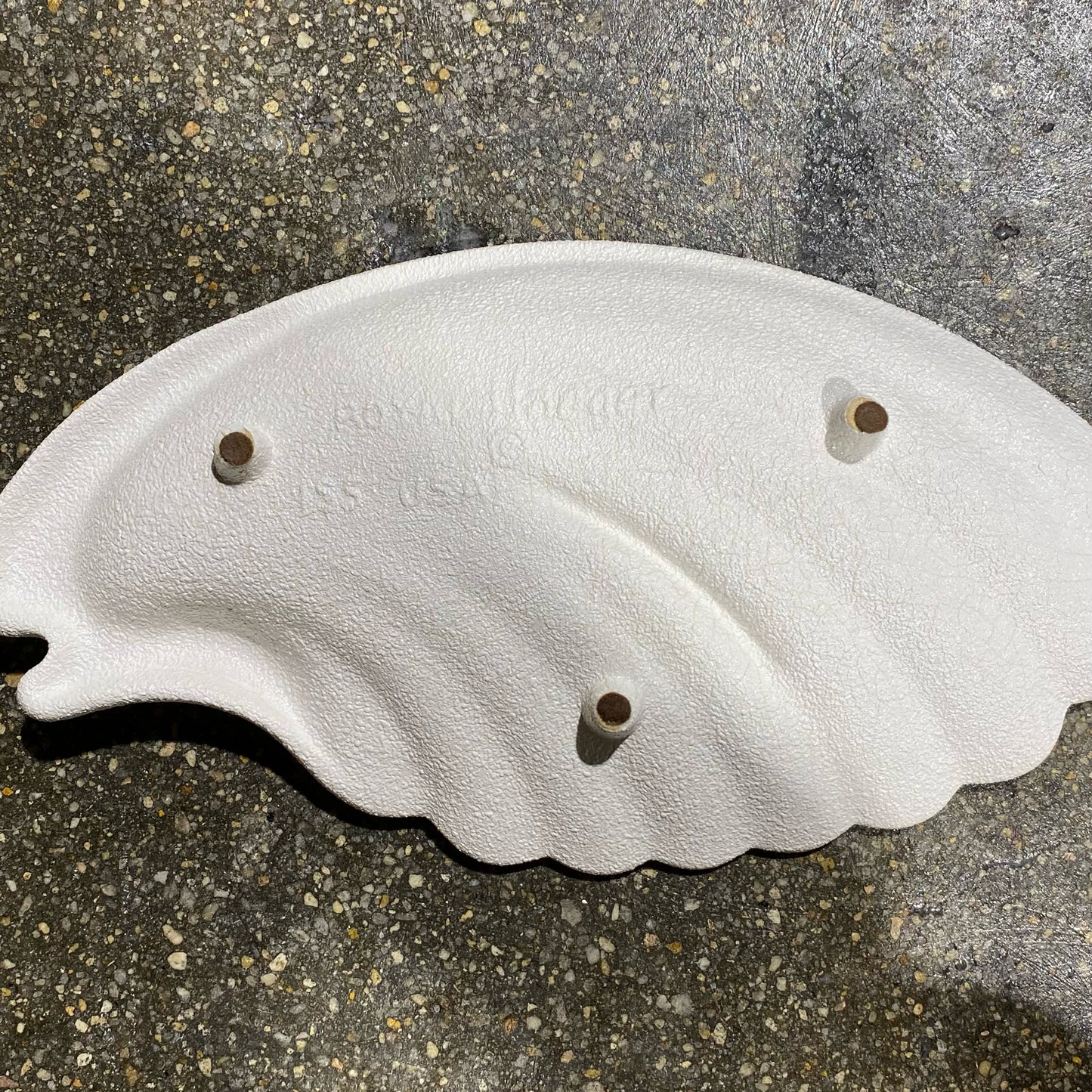 MCM Royal Haeger Ceramic Shell Ashtray, Textured White, 14" L x 7.5" W x 1.5" H