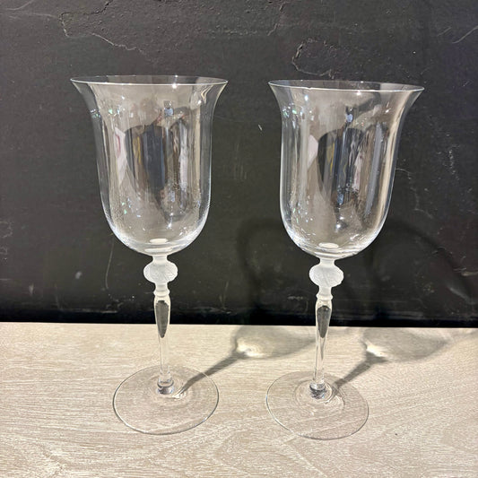 VTG Pair of Isabelle by Sasaki Red Wine Glasses, 9"H x 3.5"Dia