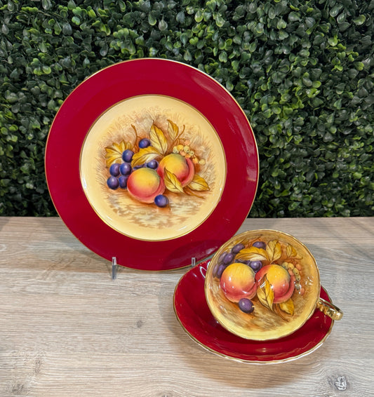 Ansley tea cup/saucer/dessert plate, crimson/gold, 8"W x 8"D x 3"H