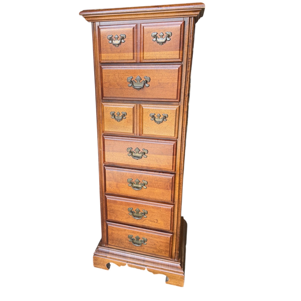 American Drew 7 drawer dresser, maple, AS IS,19"W x  16"D x 51.5 "H