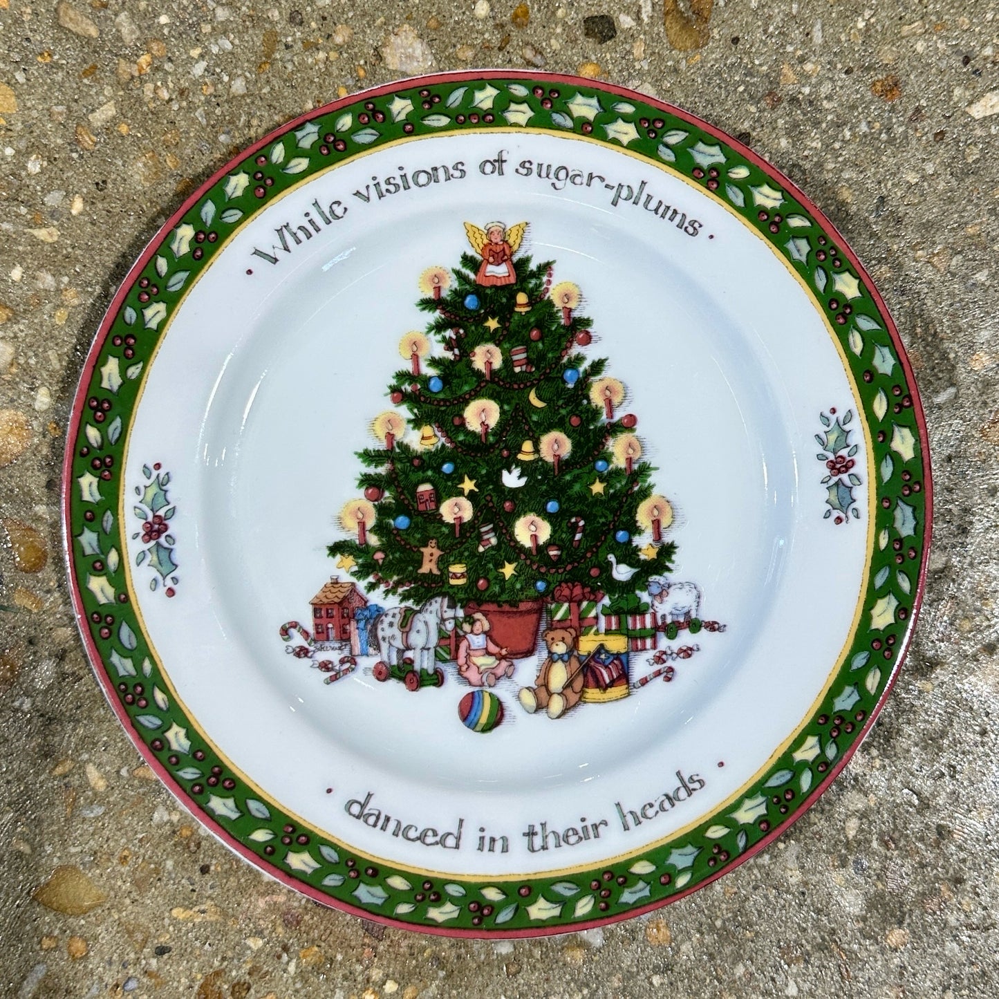 Set of 4 "A Christmas Story" Porcelain Plates, 4 Susan Winget Designs, 8.25" Dia