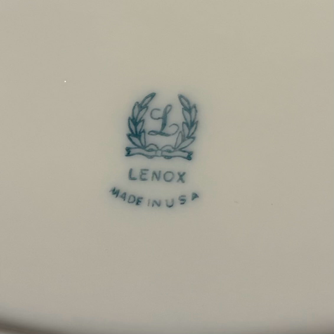 VTG Lenox Ivory Leaf Dish, 9.25" L x 5.25" D x 3" H