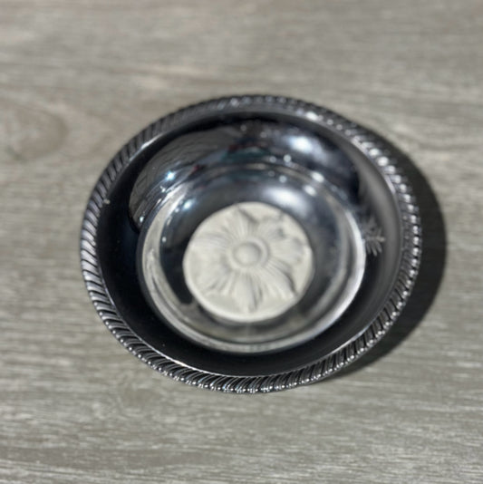 Flower Intagliio on Silverplated Dish 6" D x 1.75" H
