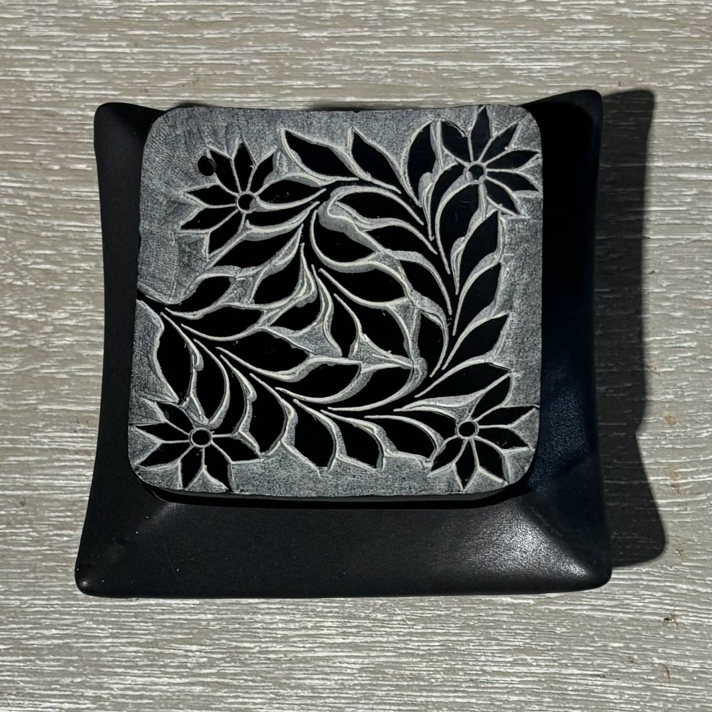 Trinket Box 3.5" D 1.5" H