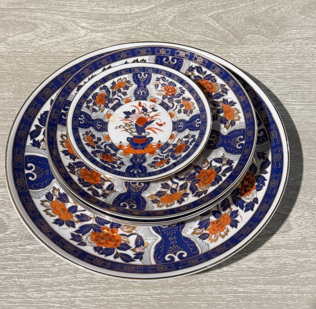 Misc collection of plates, "Flower Garden" by Heygill Imports