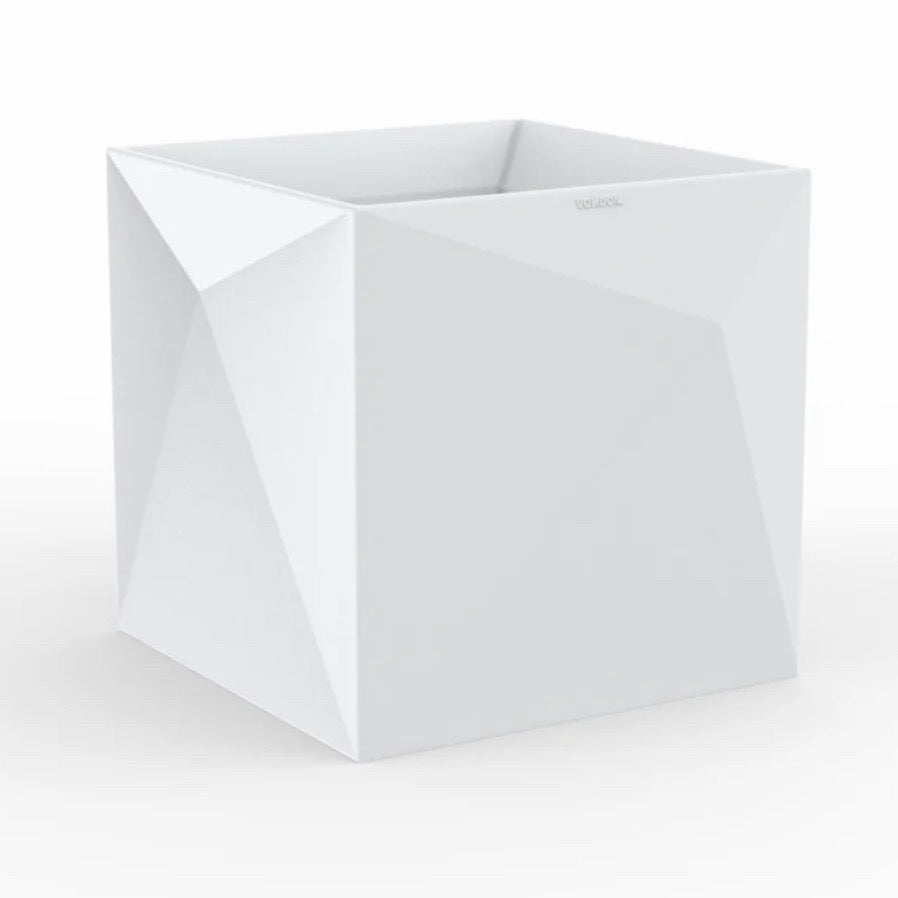 Faz Cube Planter, 15.75"W x 15.75"D x 15.75"H