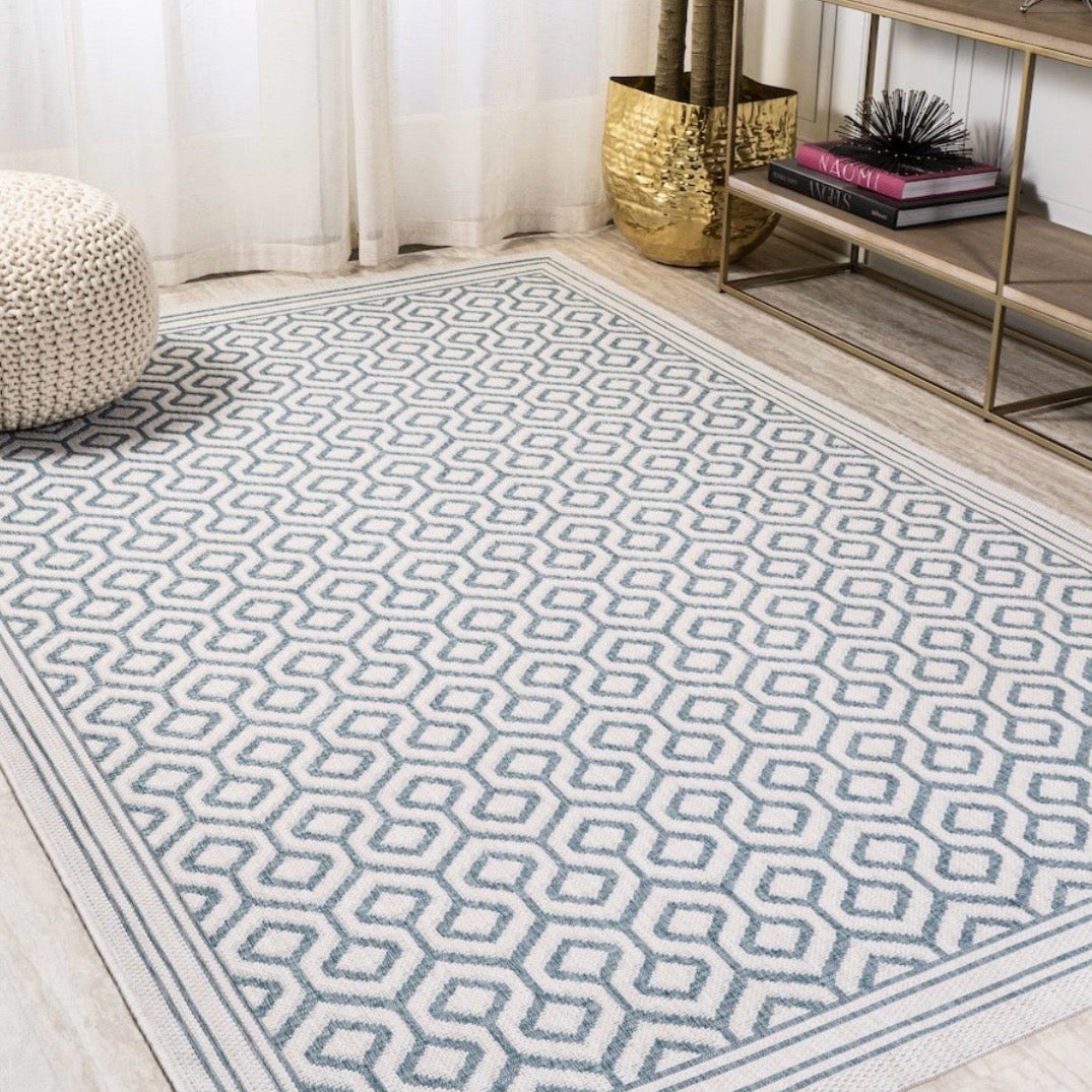 Marvao Diamond Trellis Indoor/Outdoor Area Rug, 7'8"W x 10'L
