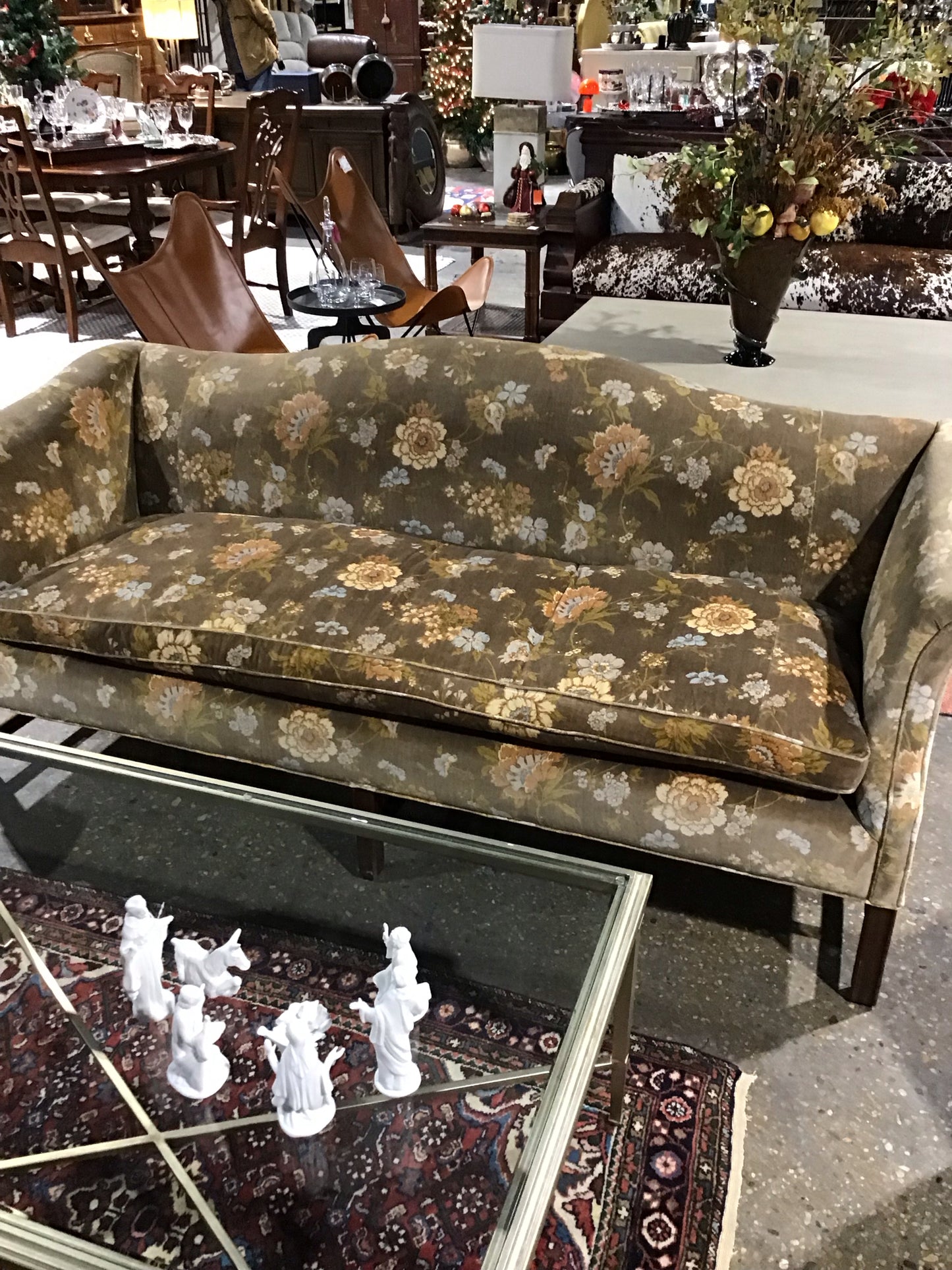 “Ralph Lauren” style Chippendale Couch 77"L x33"W x32.5"H