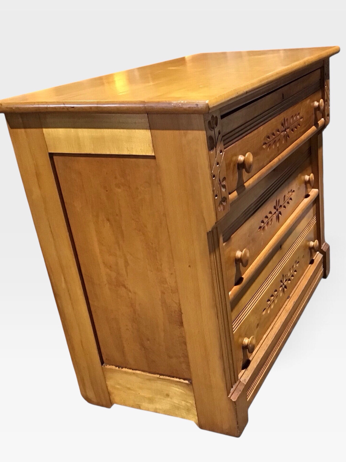 ATQ Victorian Chest of Drawers, 32L x 17W x 27H