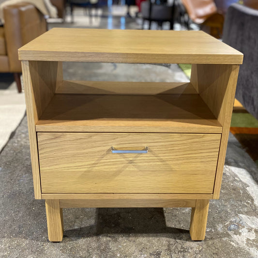 Clinton Oak End Table, 22" W x 18"D x 24.25"H