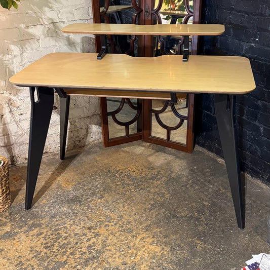 Hoek Desk, 47.5"W x 24"D x 37"H