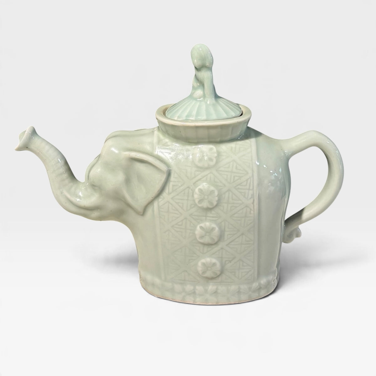 VTG Celadon Elephant Tea Set, 9.5"W x 4"D x 8"H
