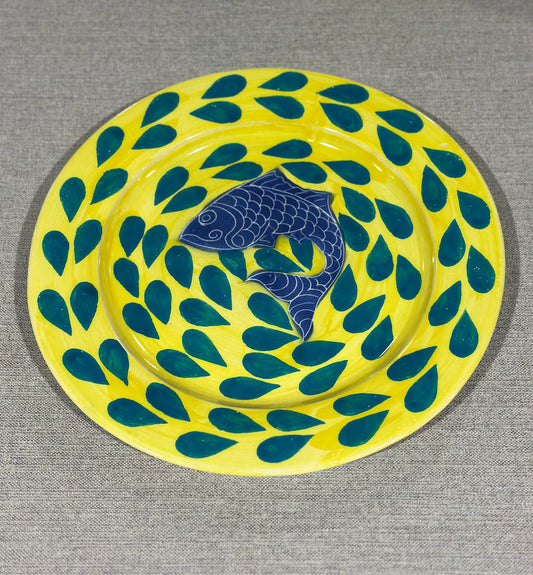 Round Yellow Fish Platter, 15.3" W x 15.3" D x 1.75" H