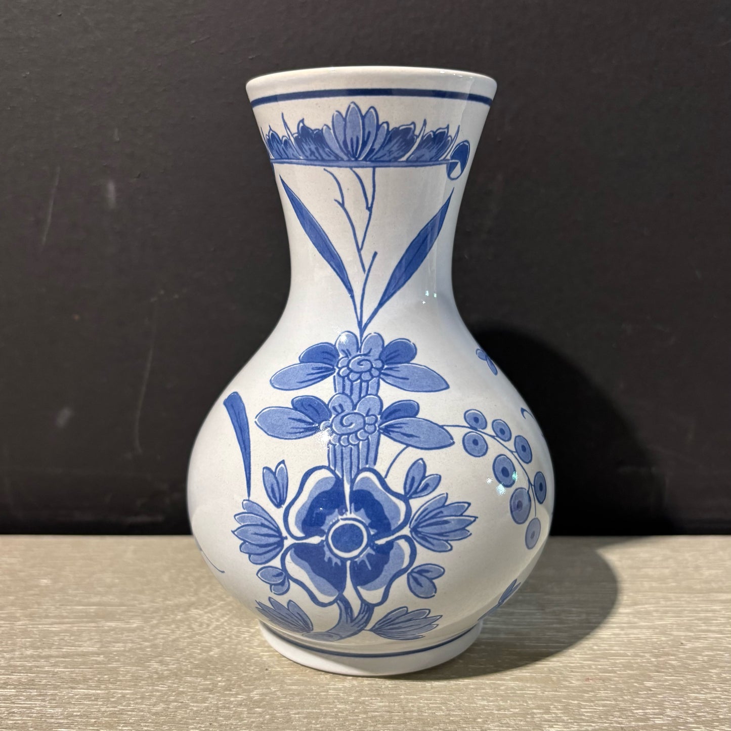 Delft Wiliamsburg Vase 4" D x 6" H