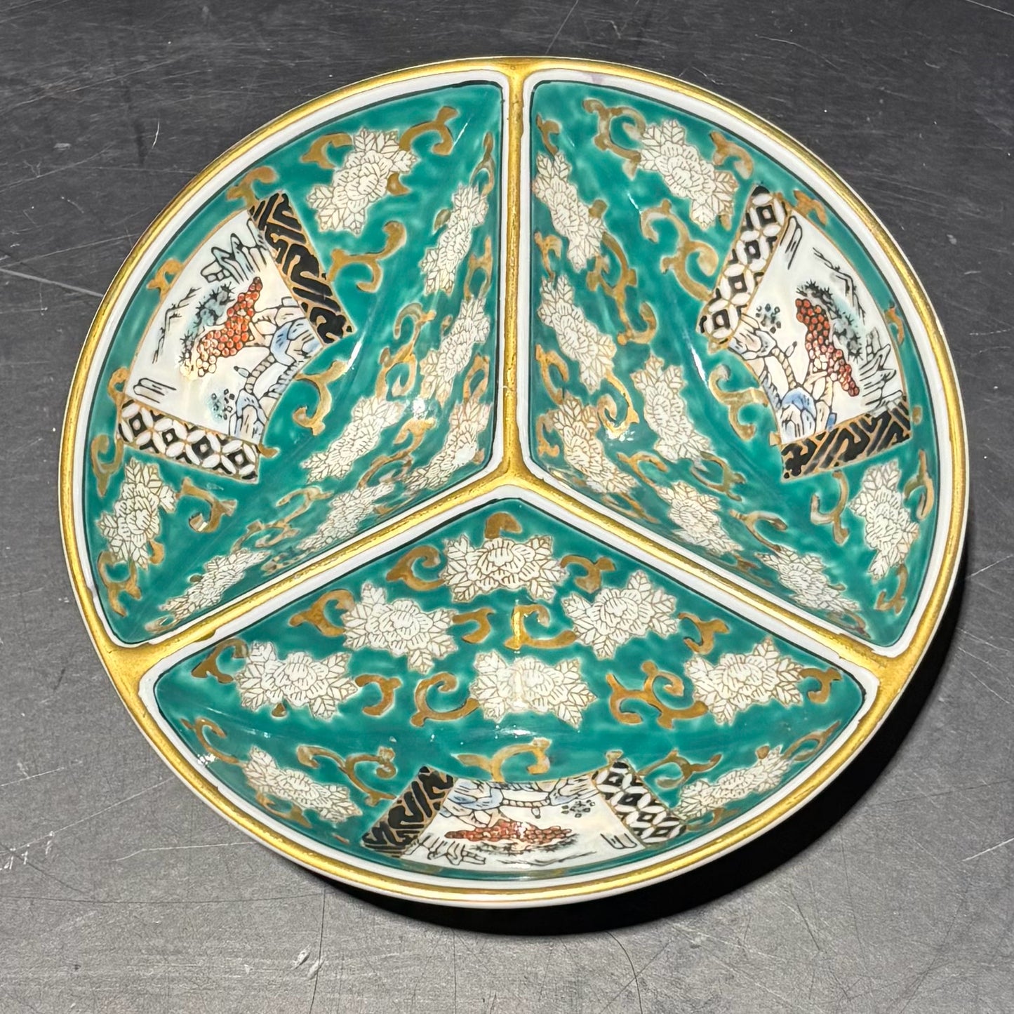 Gold Imari Divided Bowl 6.5" D x 2" H