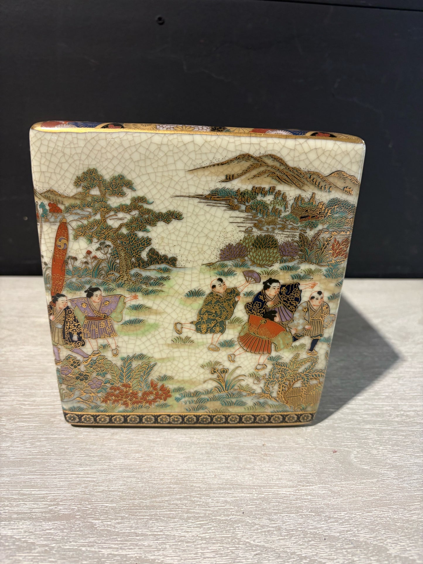 Satsuma Style Planter 10" L x 7" W x 7.5" H
