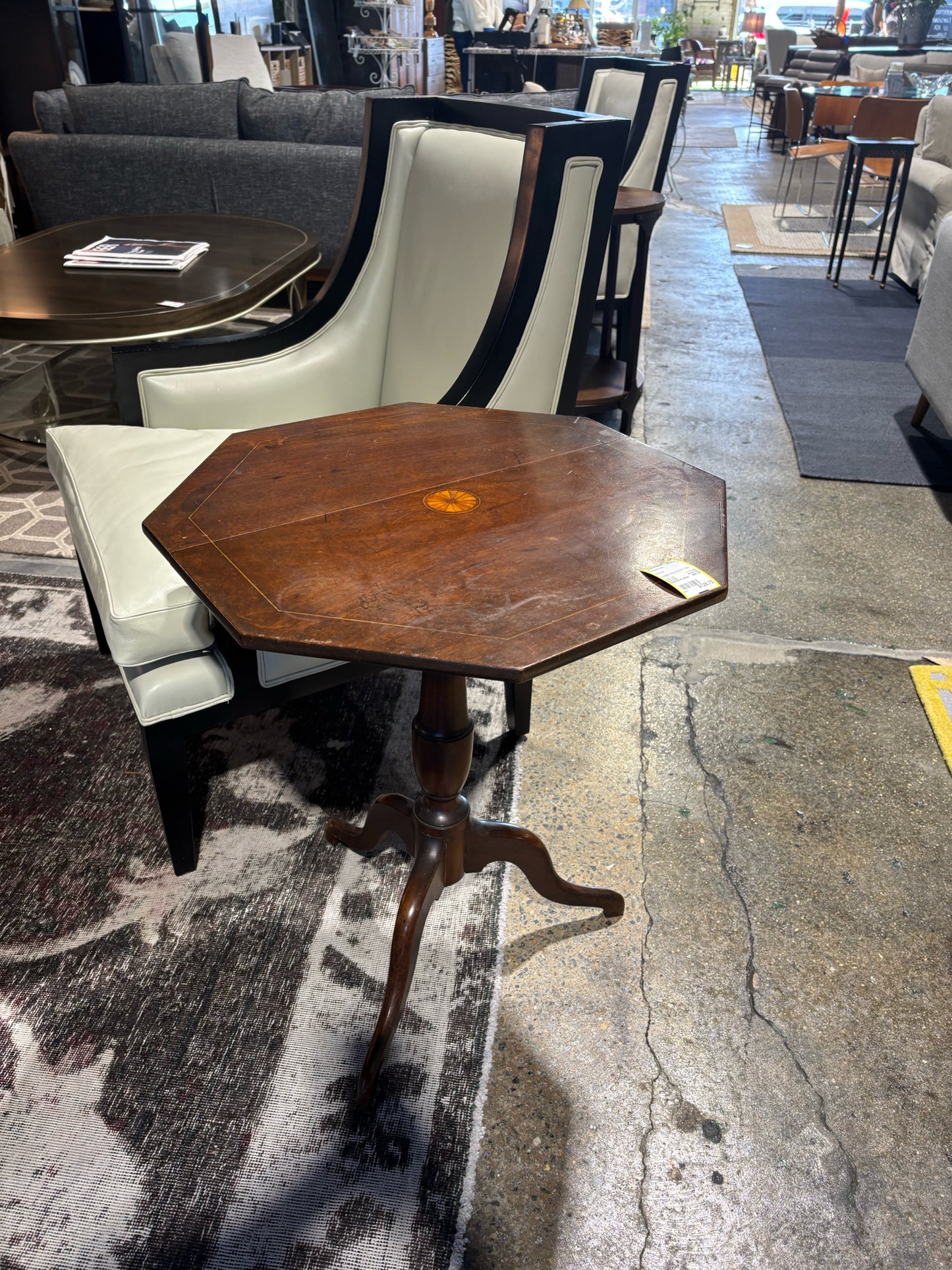 Octagon Round Side Table with Medallion 26"H x 22"D x 22"W