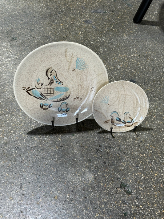 Vintage Red Wing bob white dinner & salad plate