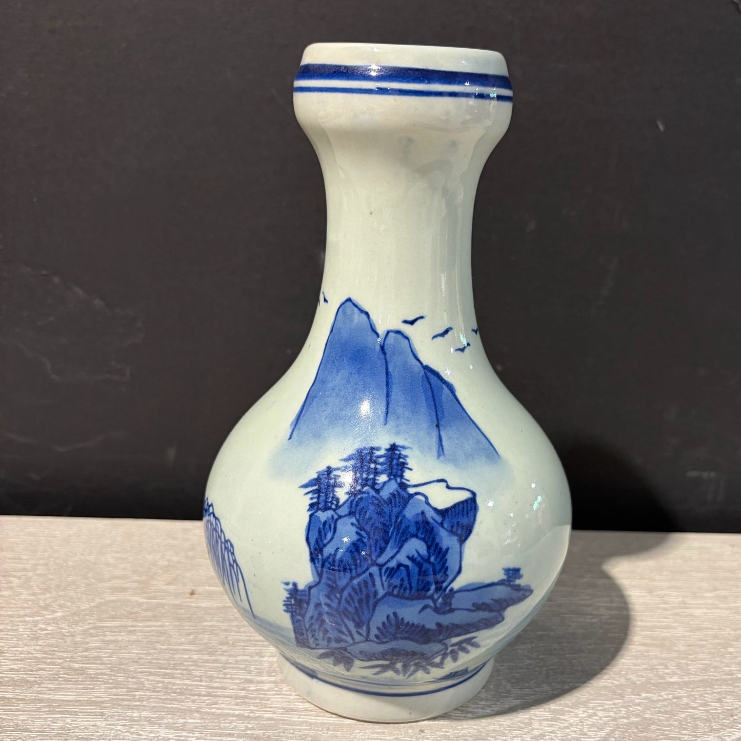 VTG Chinoiserie Blue & White Bud Vase,  8.25"H x 5"Dia