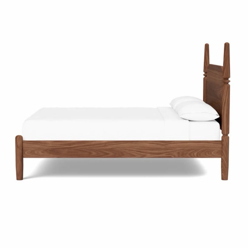 NEW Potomac Two Poster King Bed, Walnut, 87.4"D x 81.65"W x 56"H