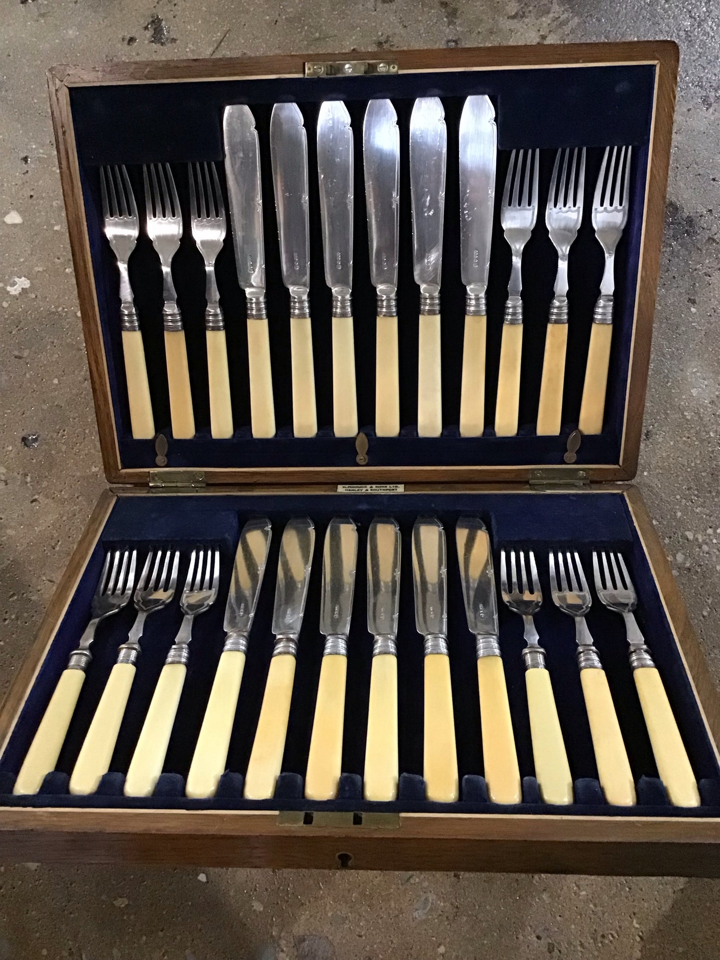 SET of 24 Vintage Forks and Knives SilverPlate in Box