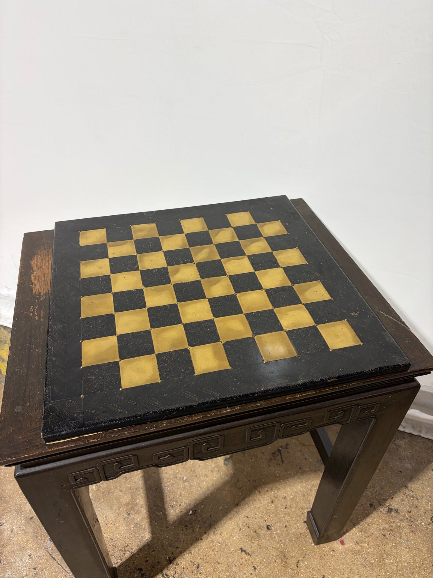 VTG John Plumb Minoan Ancient Greek Chess Set, 19.75"W x 19.75"H x .75