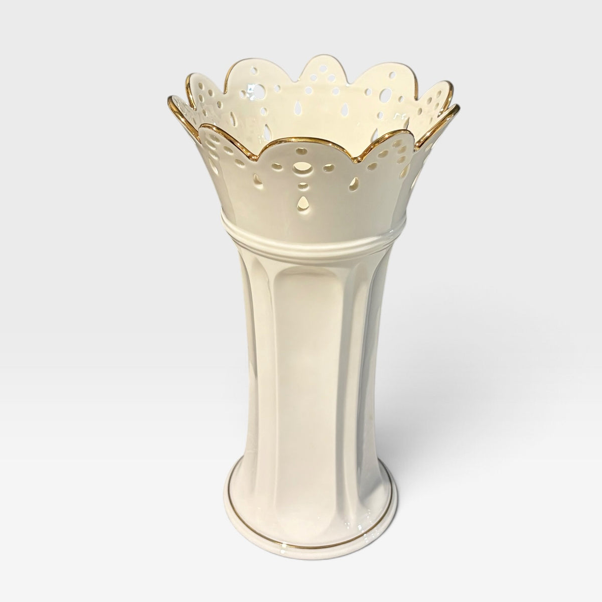 VTG Lenox Linen & Lace Vase, 5.5"Dia x 9.75"H