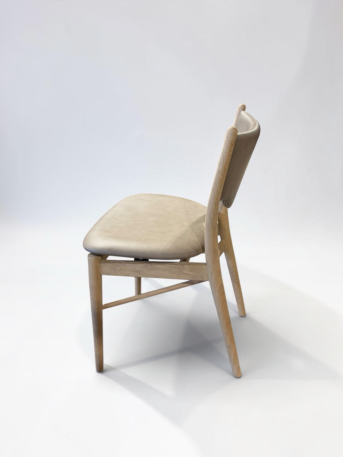 House of Finn Juhl 46 Side Chair, Oak/Burned Grey Leather, 20.5"W x 21"D x 32"H