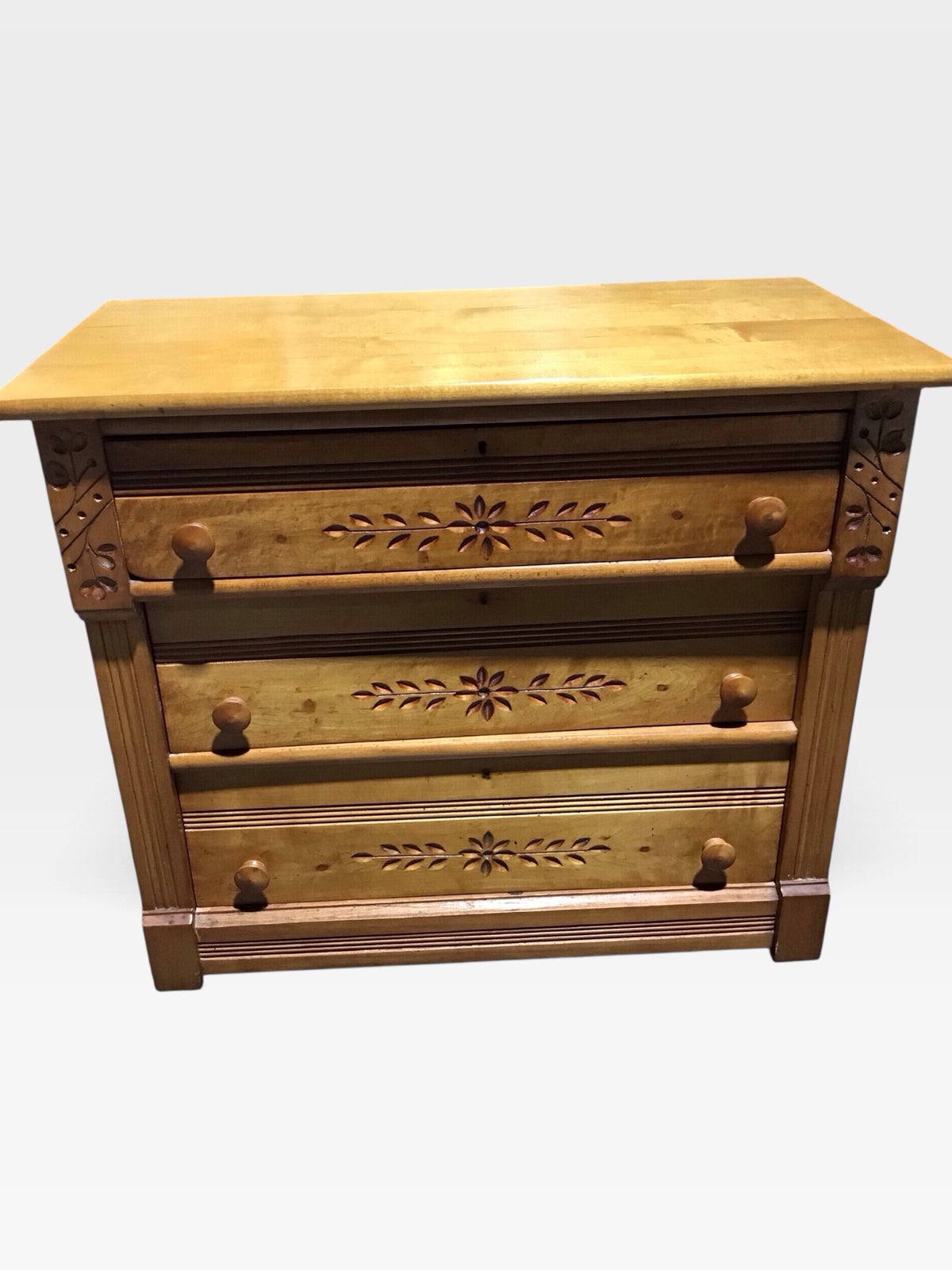 ATQ Victorian Chest of Drawers, 32L x 17W x 27H