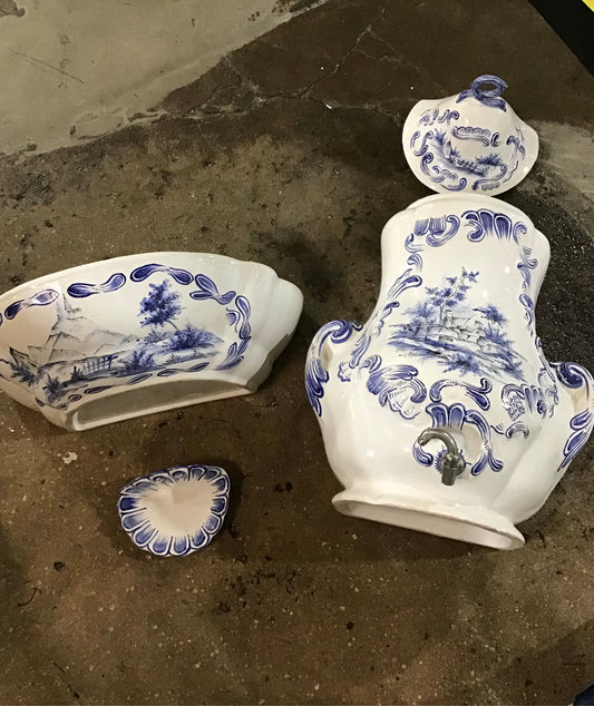 Vintage Lavabo Wall Mount Water Fountain 21 "H x 13"W x 8 " D