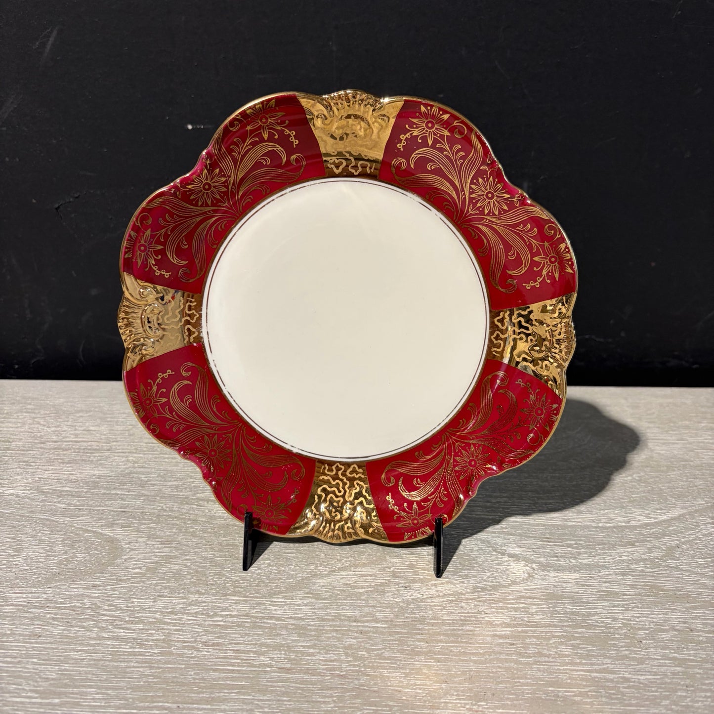 Johann Seltmann Bavaria Vohenstraub Dessert Plate, 7.75"Dia
