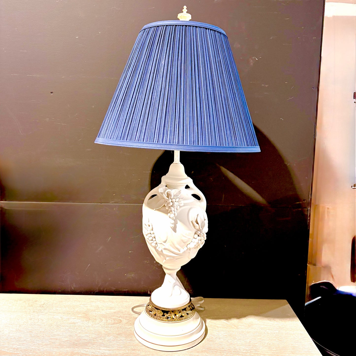 VTG White Ceramic Grape and Vine Motif Lamp 18" Diam x 38"H