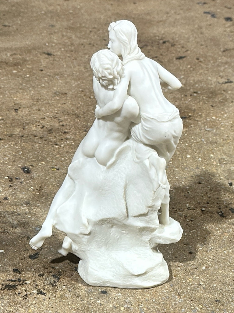 "The Lovers" sculpture, Veronese, 8"W x 4"D x 12"H